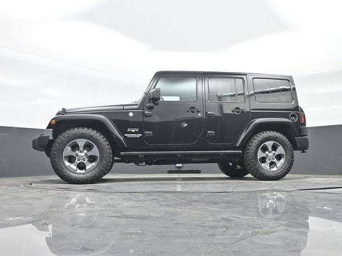 Used 2016 Jeep Wrangler Unlimited Sahara w/ Max Tow Package image 27