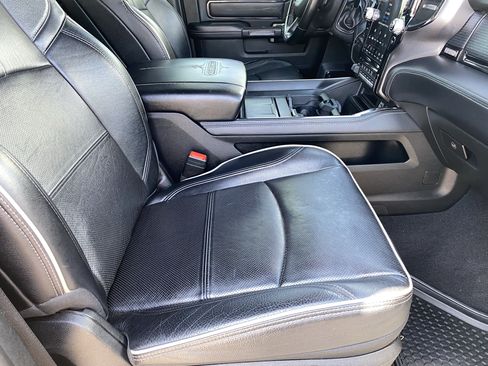 Used 2022 RAM 3500 Limited AWD/4WD image 11