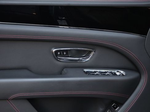 Used 2024 Bentley Bentayga Extended Wheelbase AWD/4WD image 15