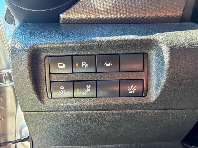Used 2020 Nissan Kicks S FWD image 13