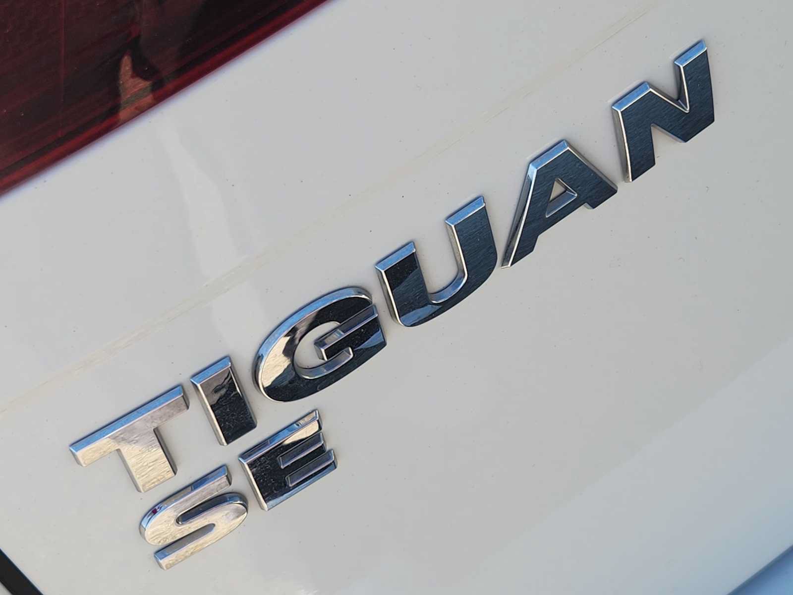 Used 2021 Volkswagen Tiguan SE FWD image 11
