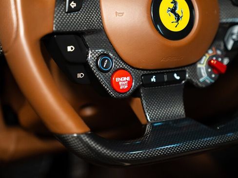 Used 2019 Ferrari 812 Superfast RWD image 24