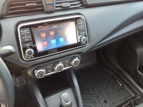 Used 2025 Nissan Versa S w/ Trunk Package image 13