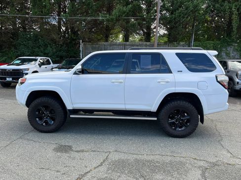 Used 2017 Toyota 4Runner SR5 Premium AWD/4WD image 7