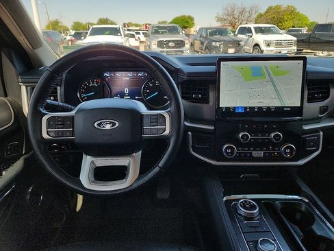 Used 2023 Ford Expedition XLT AWD/4WD image 6