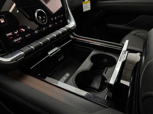 New 2026 GMC Yukon Denali w/ Sun & Power Step Package image 31