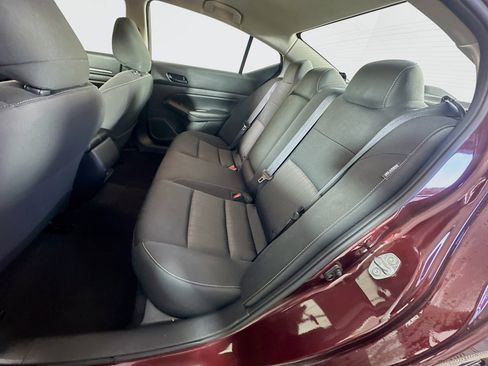 Used 2024 Nissan Altima 2.5 SV image 25