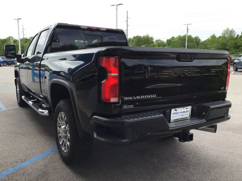 New 2026 Chevrolet Silverado 2500 LT w/ Z71 Chrome Sport Edition AWD/4WD image 8