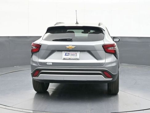 New 2026 Chevrolet Trax LT w/ Driver Confidence Package FWD image 10