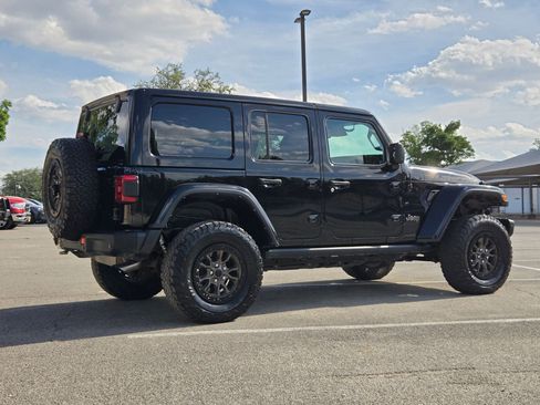 Used 2022 Jeep Wrangler Unlimited Rubicon AWD/4WD image 4