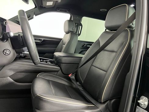 Used 2025 Chevrolet Tahoe Premier image 13