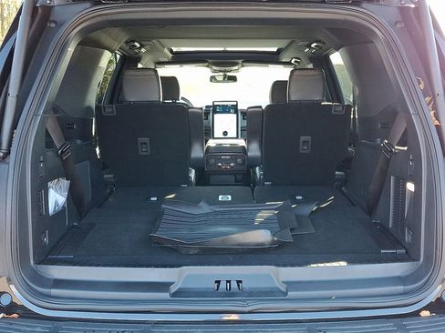 Certified 2024 Ford Expedition Platinum image 29