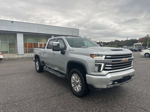 Used 2022 Chevrolet Silverado 2500 High Country w/ Z71 Off-Road Package image 3