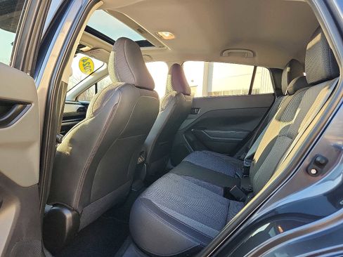 Used 2024 Subaru Crosstrek 2.0i Premium image 9