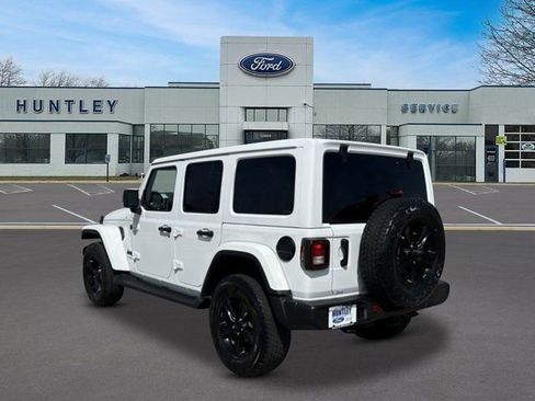 Used 2021 Jeep Wrangler Unlimited Sahara AWD/4WD image 5