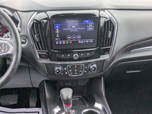 Certified 2023 Chevrolet Traverse RS image 16