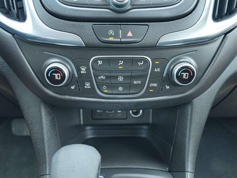 Used 2024 Chevrolet Equinox LT AWD/4WD image 32