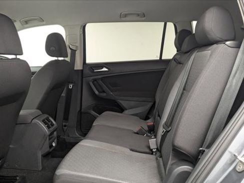 Used 2020 Volkswagen Tiguan S image 16