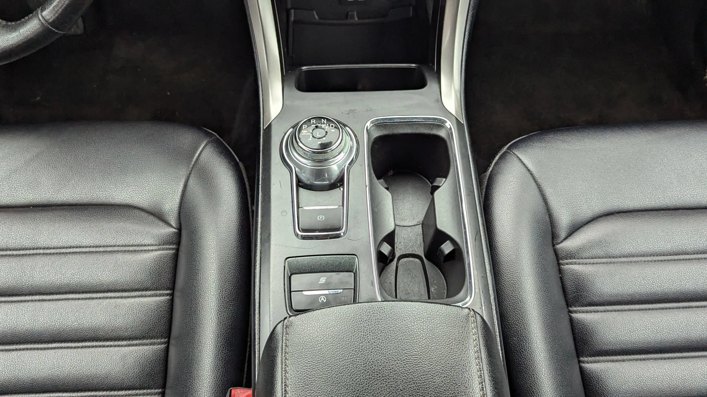 Used 2020 Ford Fusion SEL FWD image 14