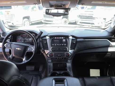 Used 2019 Chevrolet Suburban LT RWD image 27