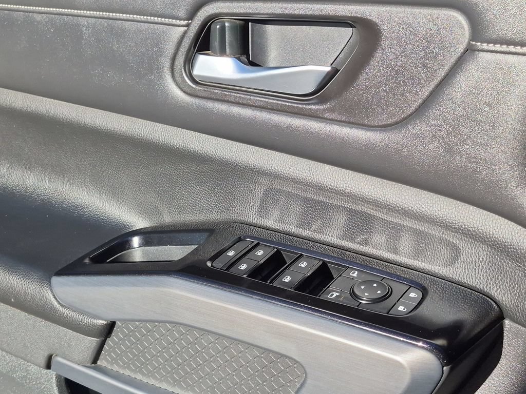 Used 2022 Nissan Pathfinder SL w/ SL Premium Package FWD image 25