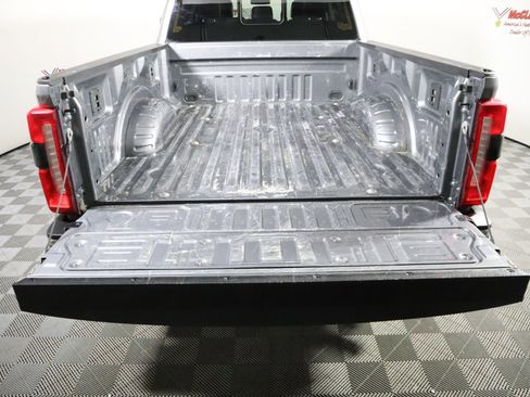 Used 2024 Ford F250 Lariat image 9
