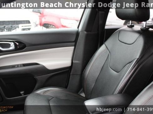 Used 2023 Jeep Compass Limited image 31