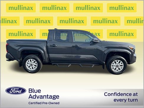 Used 2025 Toyota Tacoma SR5 AWD/4WD image 2