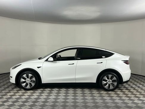 Used 2023 Tesla Model Y Long Range image 17