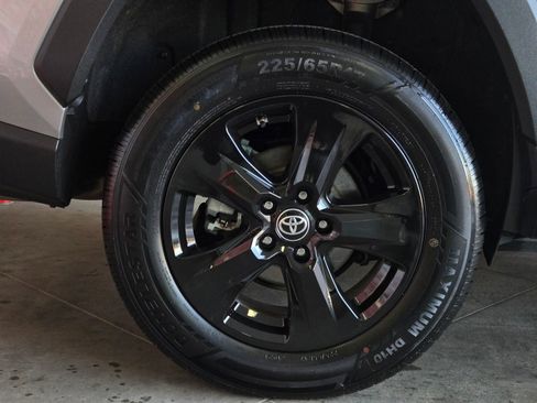 Used 2021 Toyota RAV4 XLE image 5