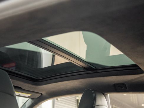 Used 2025 Lamborghini Urus SE image 27