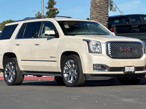 Used 2015 GMC Yukon Denali w/ Touring Package image 2