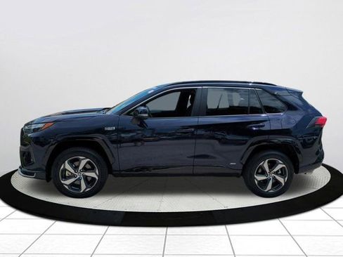 Used 2024 Toyota RAV4 SE w/ Weather & Moonroof Package AWD/4WD image 6