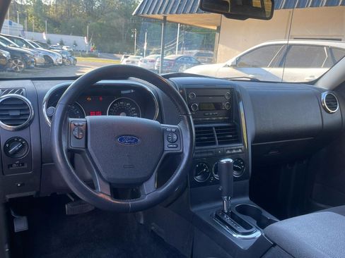 Used 2010 Ford Explorer XLT image 8