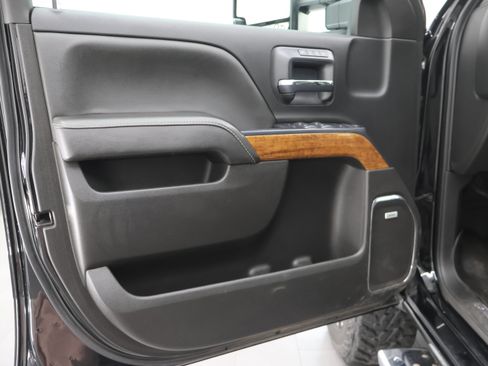 Used 2017 Chevrolet Silverado 2500 High Country w/ Duramax Plus Package AWD/4WD image 36