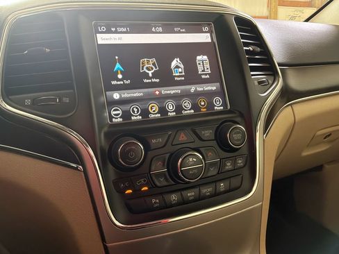 Certified 2018 Jeep Grand Cherokee Limited AWD/4WD image 30