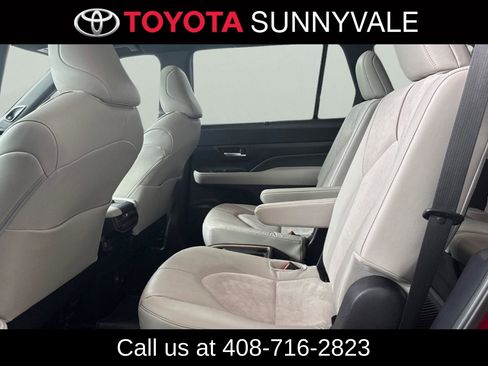 Used 2025 Toyota Grand Highlander AWD Hybrid image 6