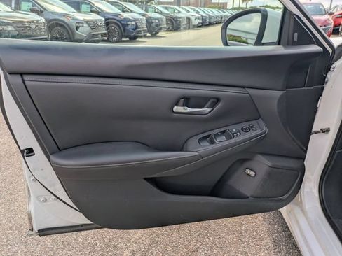 Used 2023 Nissan Sentra SV FWD image 11