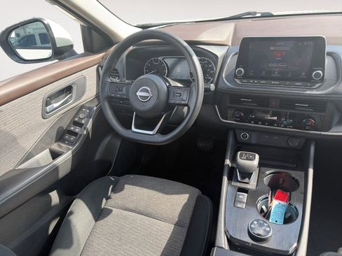 Used 2023 Nissan Rogue SV AWD/4WD image 11