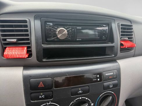 Used 2005 Toyota Corolla LE w/ Audio Value Pkg FWD image 23