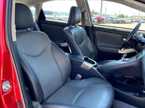Used 2015 Toyota Prius Four FWD image 9