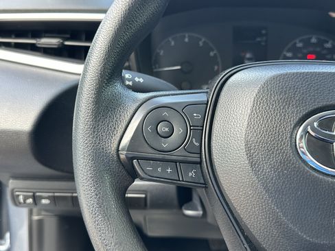 Used 2025 Toyota Corolla LE FWD image 28