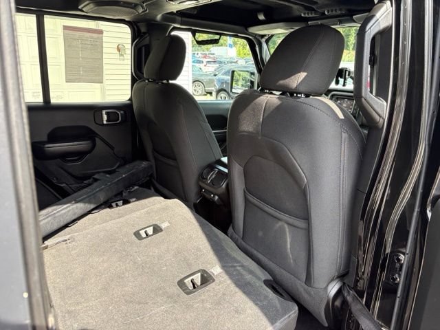 Used 2020 Jeep Wrangler Unlimited Sport AWD/4WD image 37