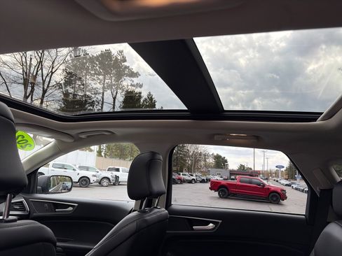 Used 2024 Ford Edge SEL w/ Convenience Package AWD/4WD image 12