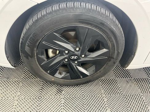 Used 2023 Hyundai Elantra SEL image 20