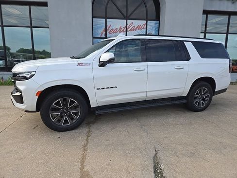 Used 2023 Chevrolet Suburban Z71 w/ Luxury Package AWD/4WD image 5