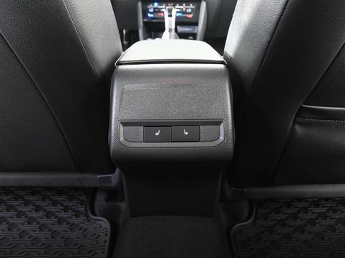 Used 2025 Volkswagen Jetta SEL FWD image 21