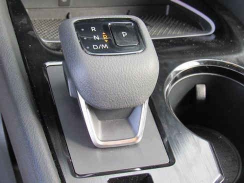 Certified 2025 Nissan Rogue SL w/ SL Premium Package image 18