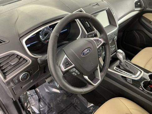 Used 2016 Ford Edge SEL w/ Equipment Group 201A AWD/4WD image 32
