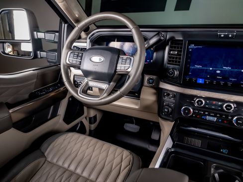 Used 2026 Ford F250 Platinum w/ Platinum Plus Package AWD/4WD image 6